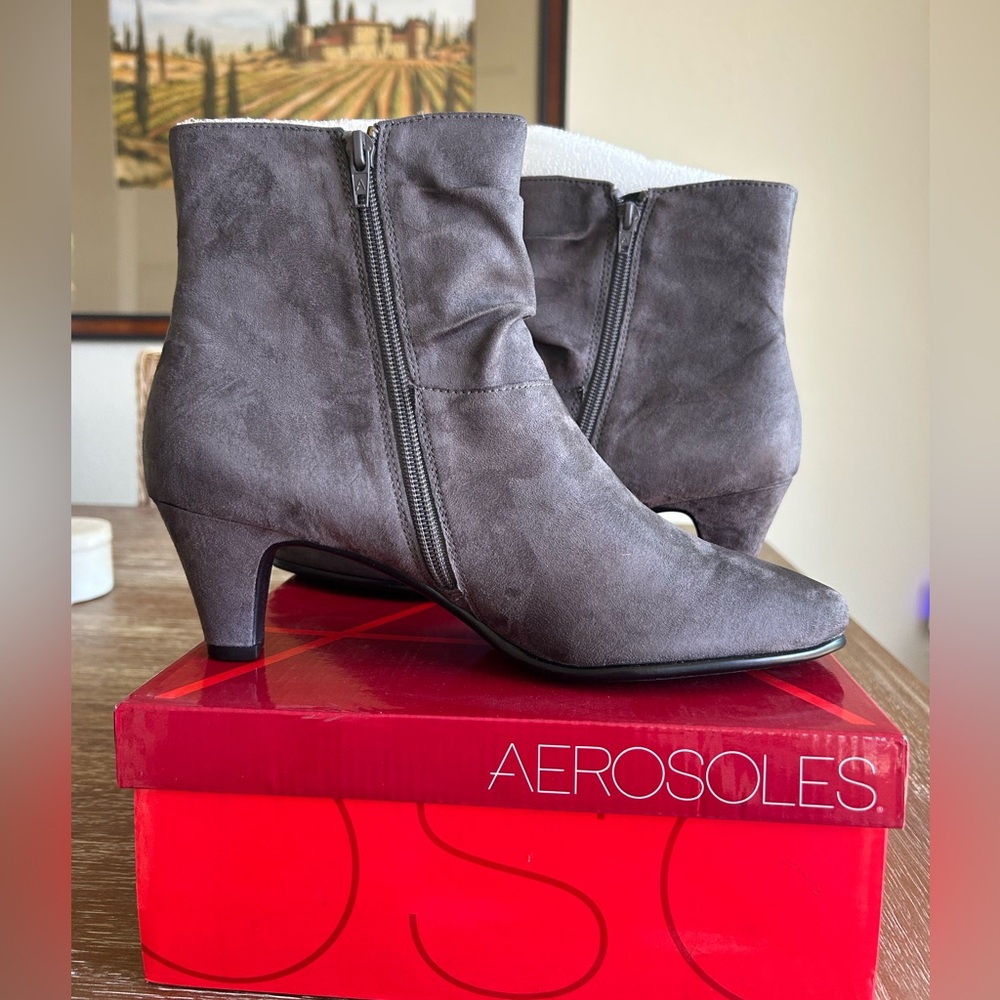 Aerosoles  NEW Red Light Ankle Boots